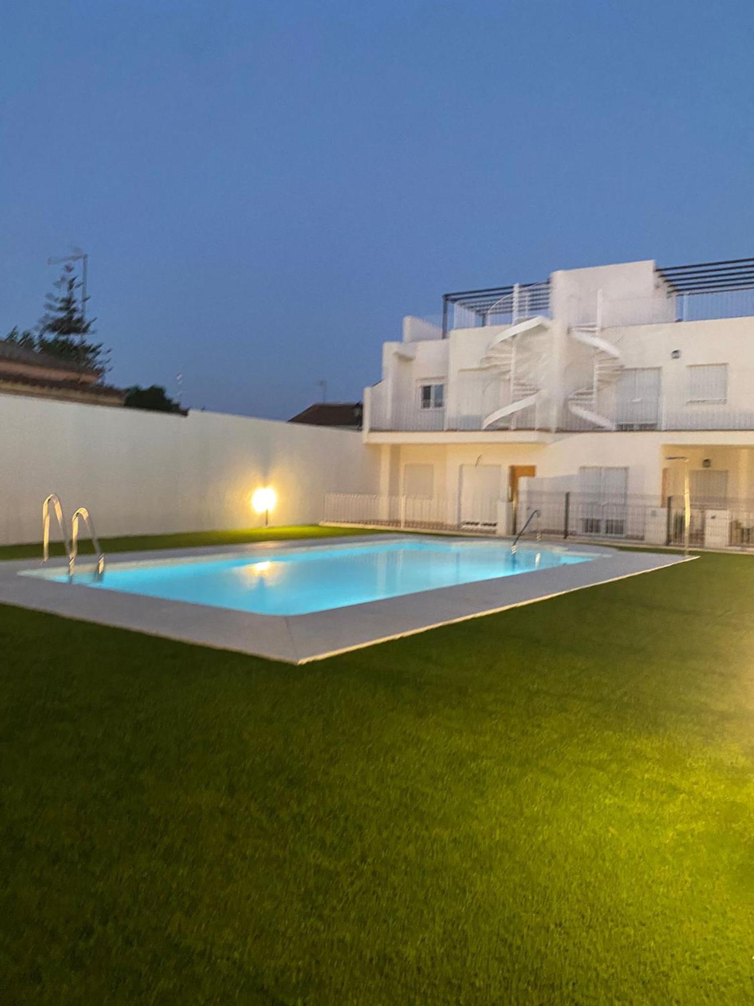 Apartamento Turistico Damajuana Parking Free Espartinas Esterno foto
